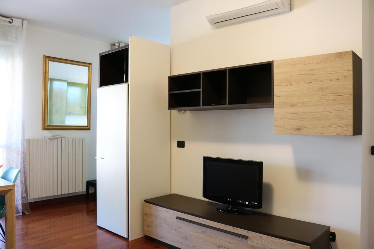 Ferienwohnung Happy Flat With Terrace Mailand Exterior foto